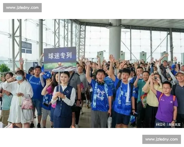 韩乔生激情解说苏超扬泰德比,两万球迷见证经典再现