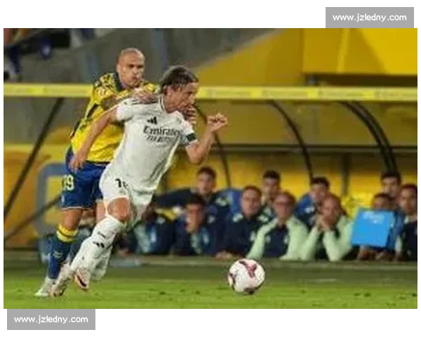 前皇马名将警示维尼修斯：续约博弈需警惕拉莫斯式悲剧