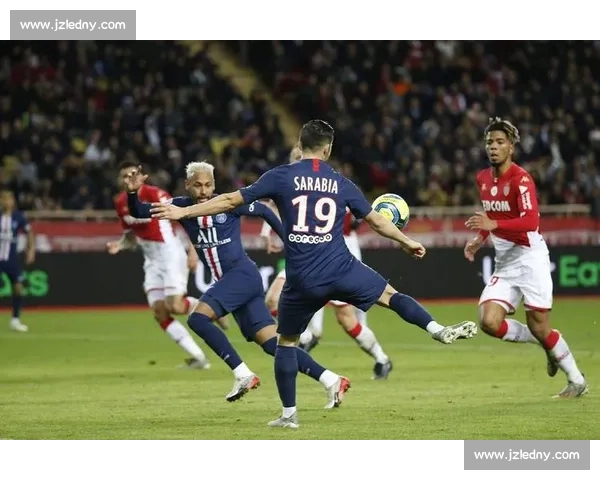 巴黎圣日耳曼与马赛激战上演法甲巅峰对决双方争夺荣耀之战